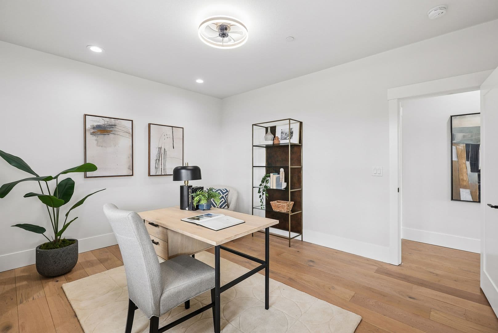 Washougal House: 1757 N Columbia Ridge Way