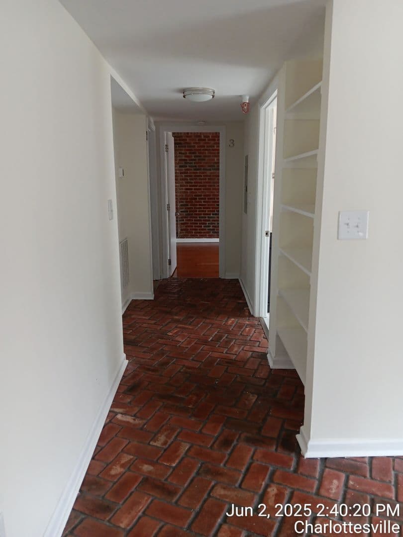 Charlottesville House: 515 14th St B NW