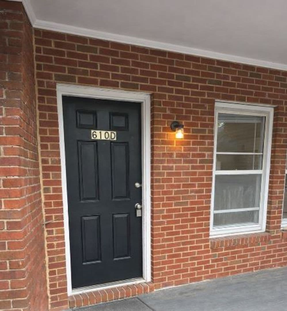 Charlottesville House: 610 Rugby Rd D