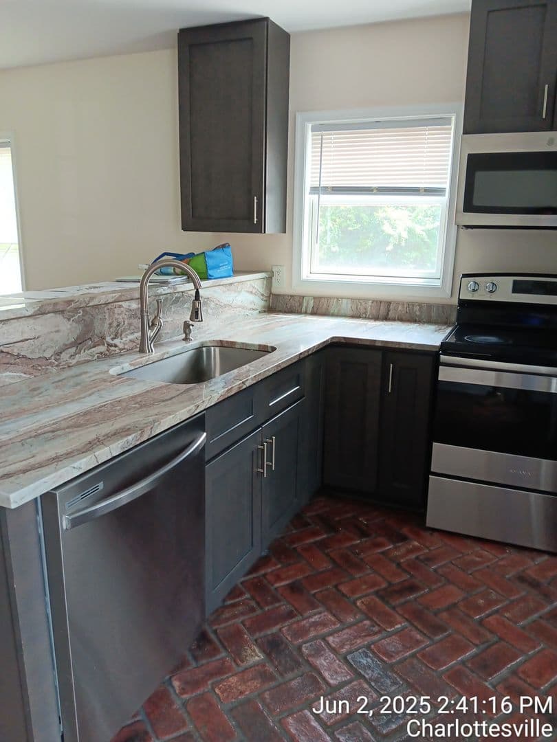 Charlottesville House: 515 14th St B NW