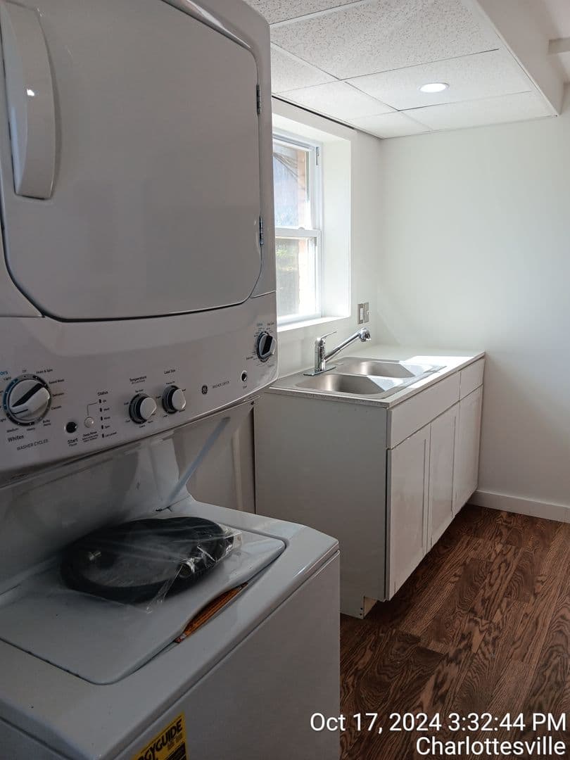 Charlottesville House: 110 Middlesex Dr