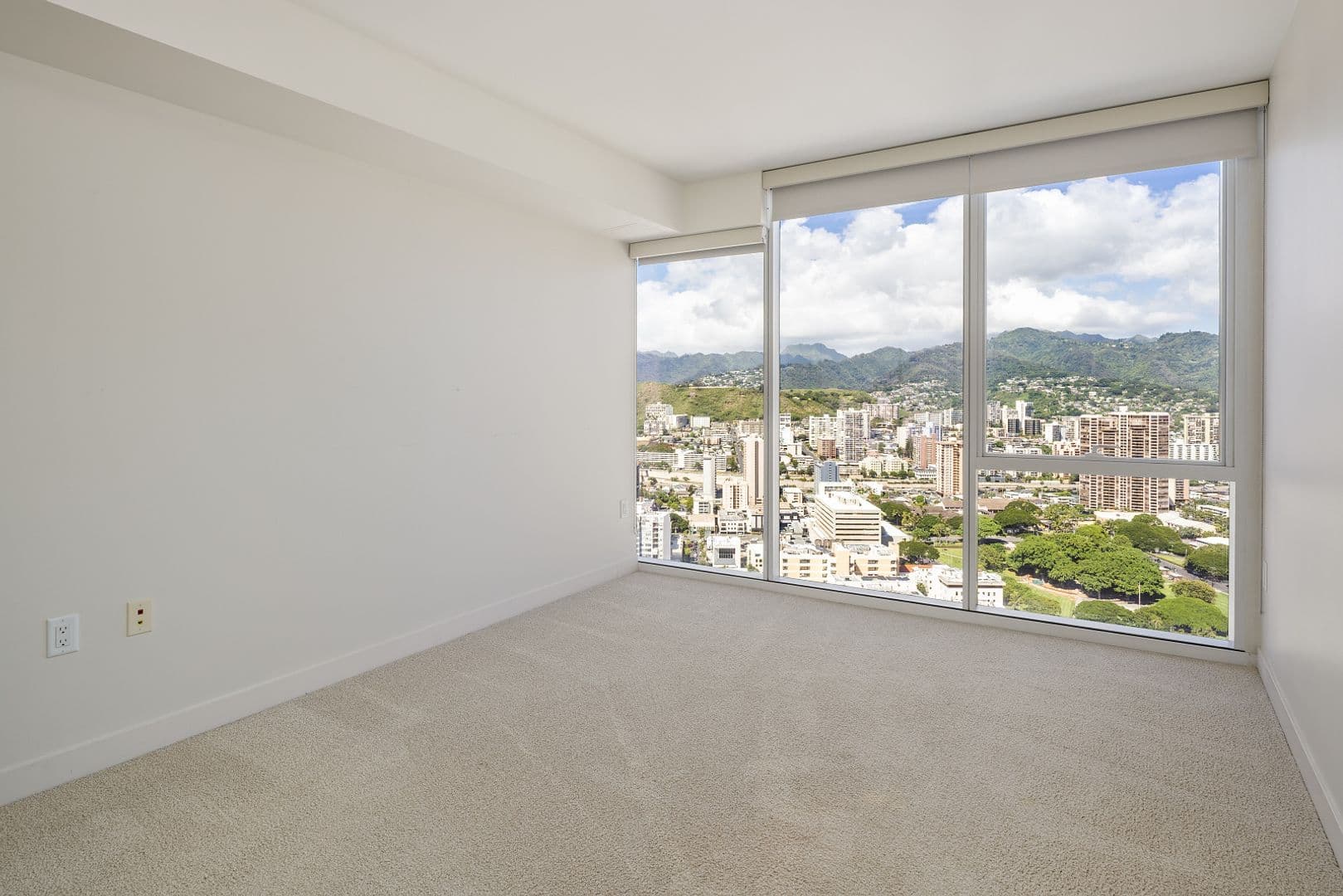 Honolulu Condo: 888 Kapiolani Blvd #4312