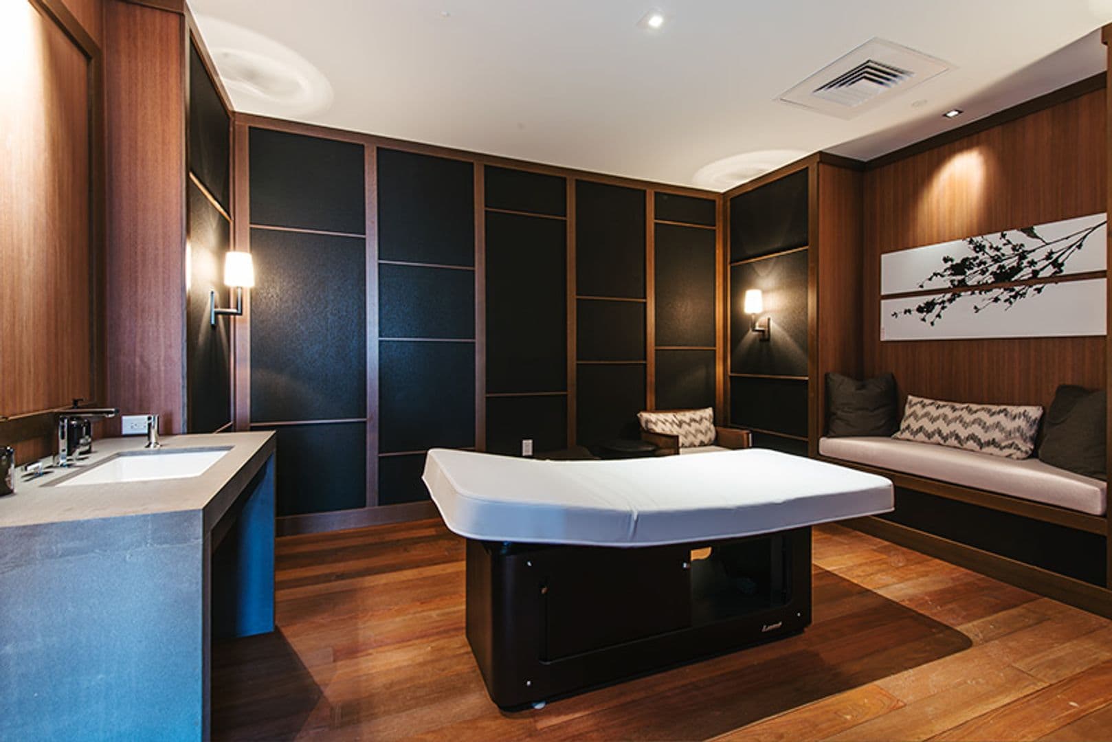 Honolulu Condo: 888 Kapiolani Blvd #4312