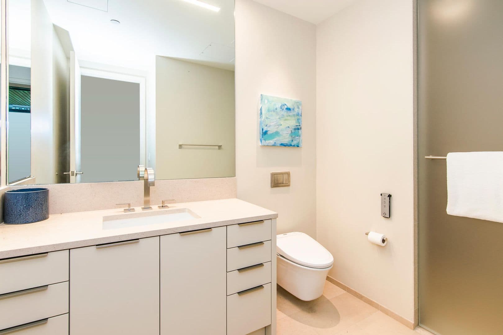 Honolulu Condo: 1388 Ala Moana Blvd. #3303
