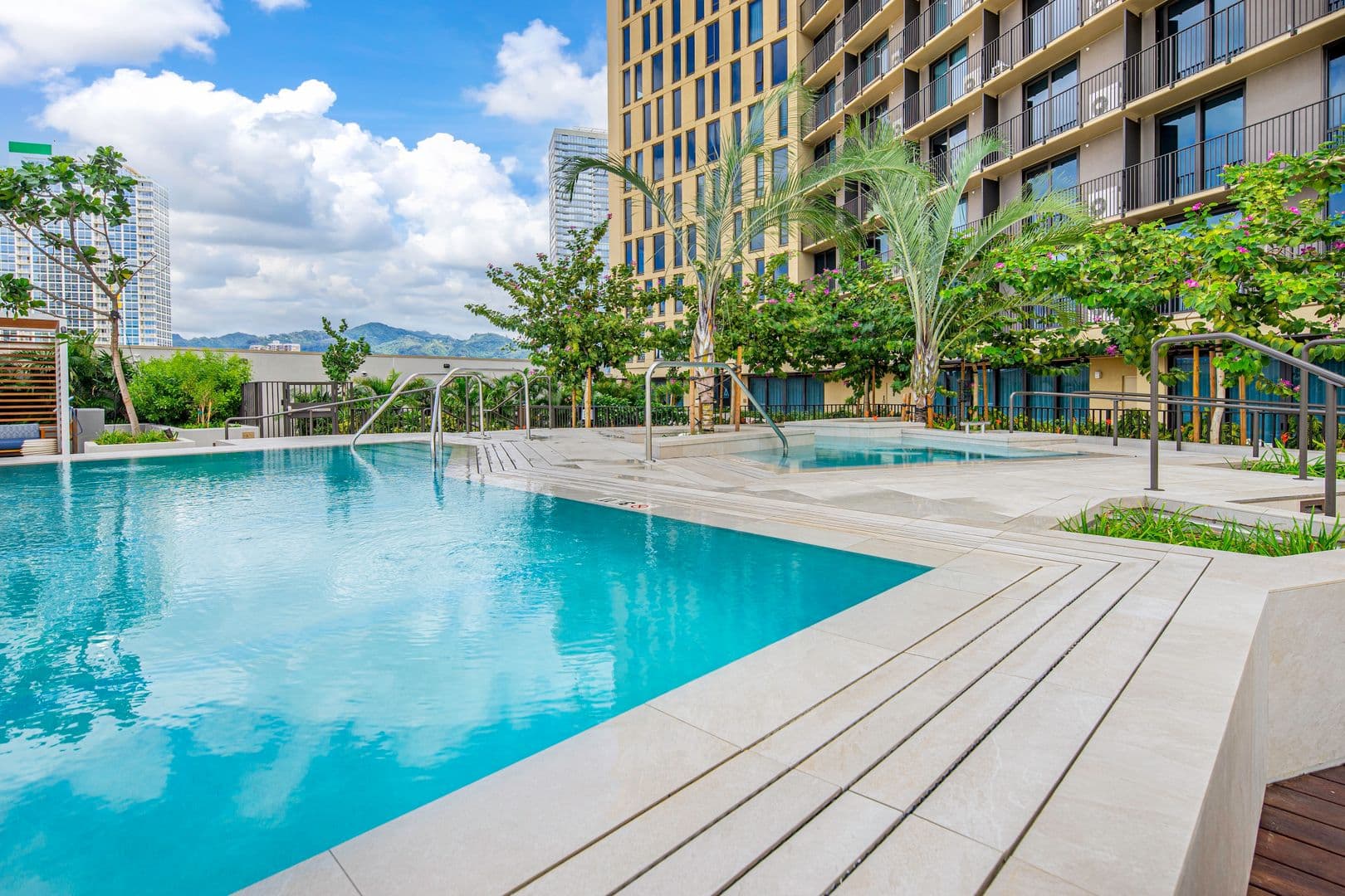 Honolulu Condo: 987 Queen St #3714
