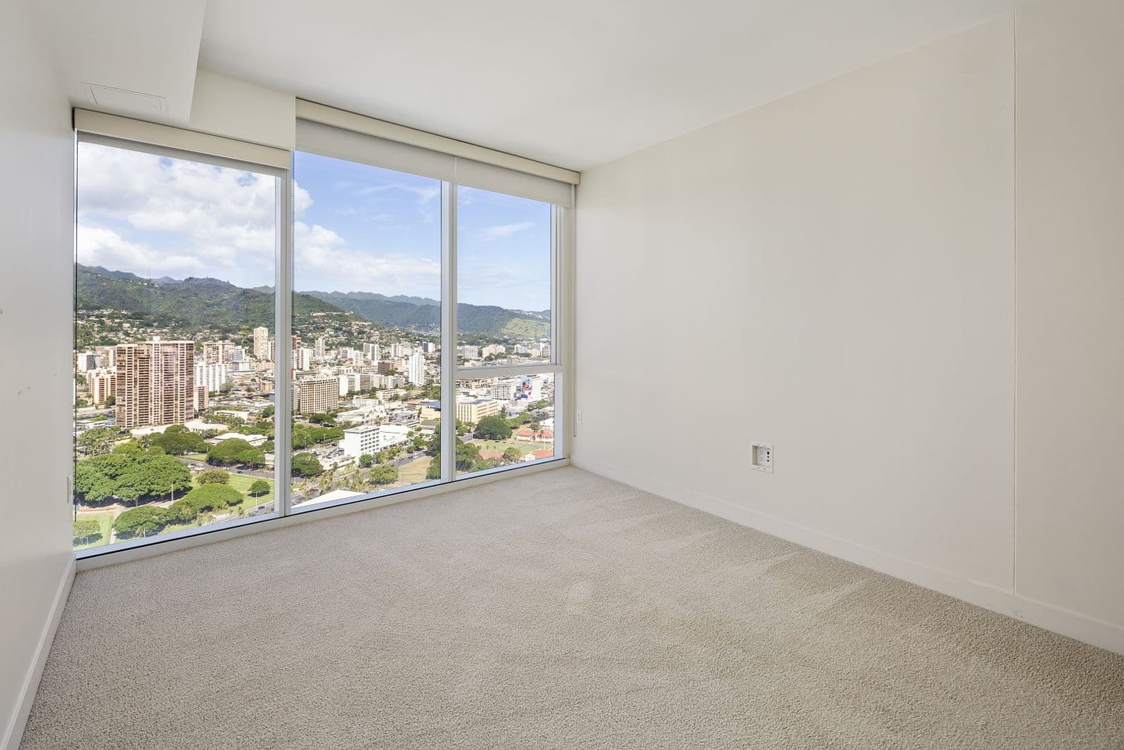 Honolulu Condo: 888 Kapiolani Blvd #4312