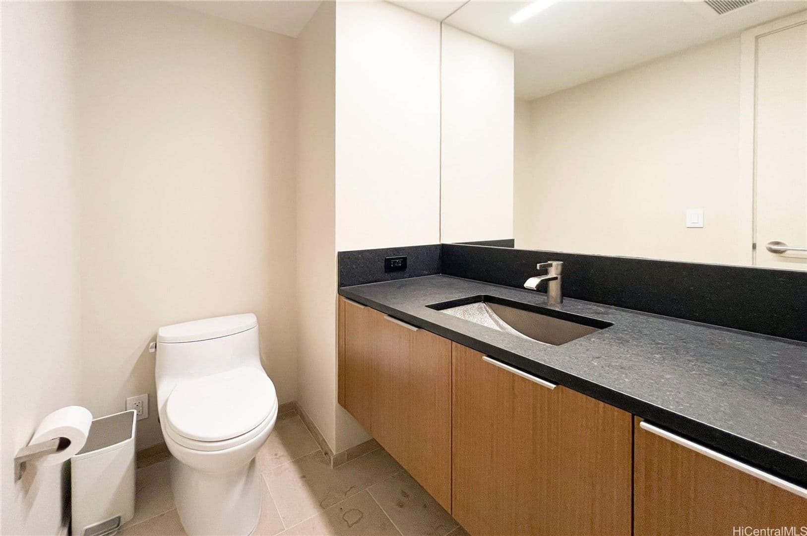 Honolulu Condo: 1388 Ala Moana Blvd. #1804