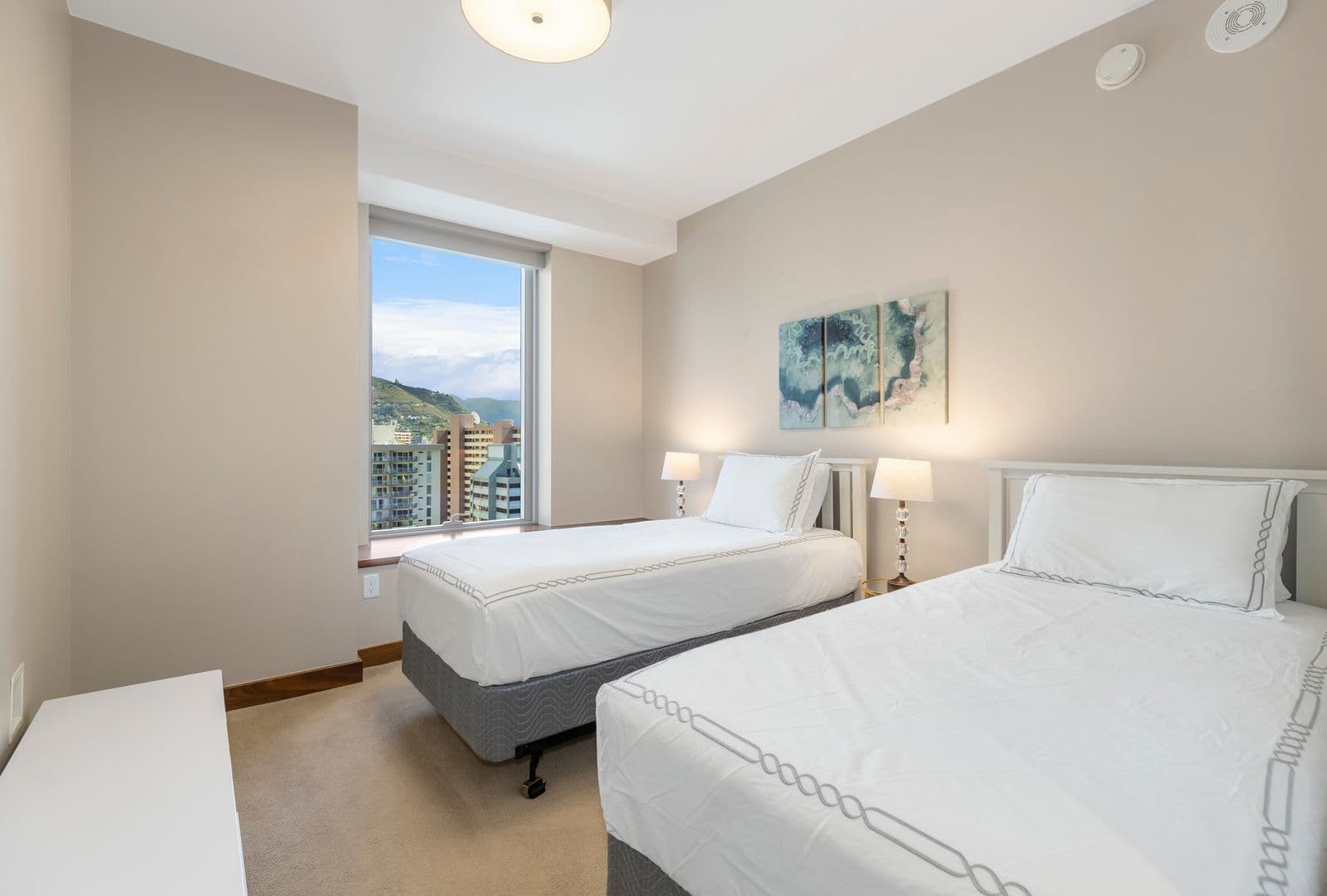 Honolulu Condo: 1555 Kapiolani Blvd. #1300