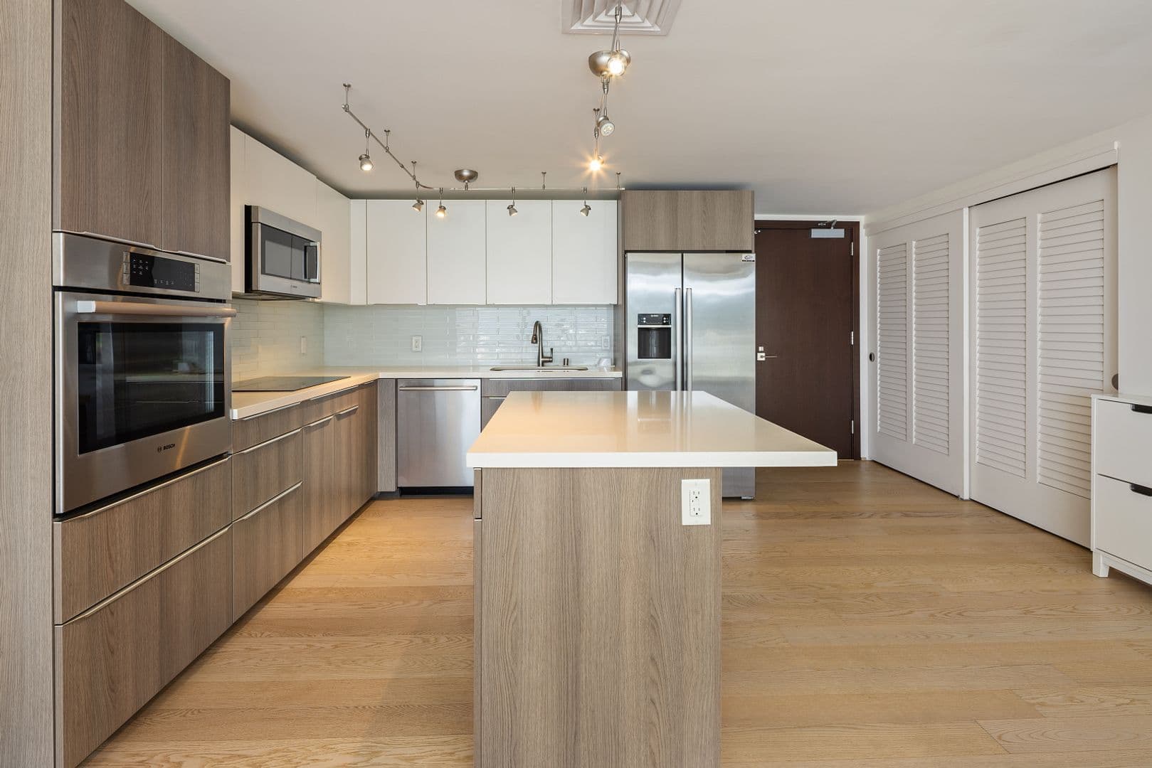 Honolulu Condo: 888 Kapiolani Blvd #4312