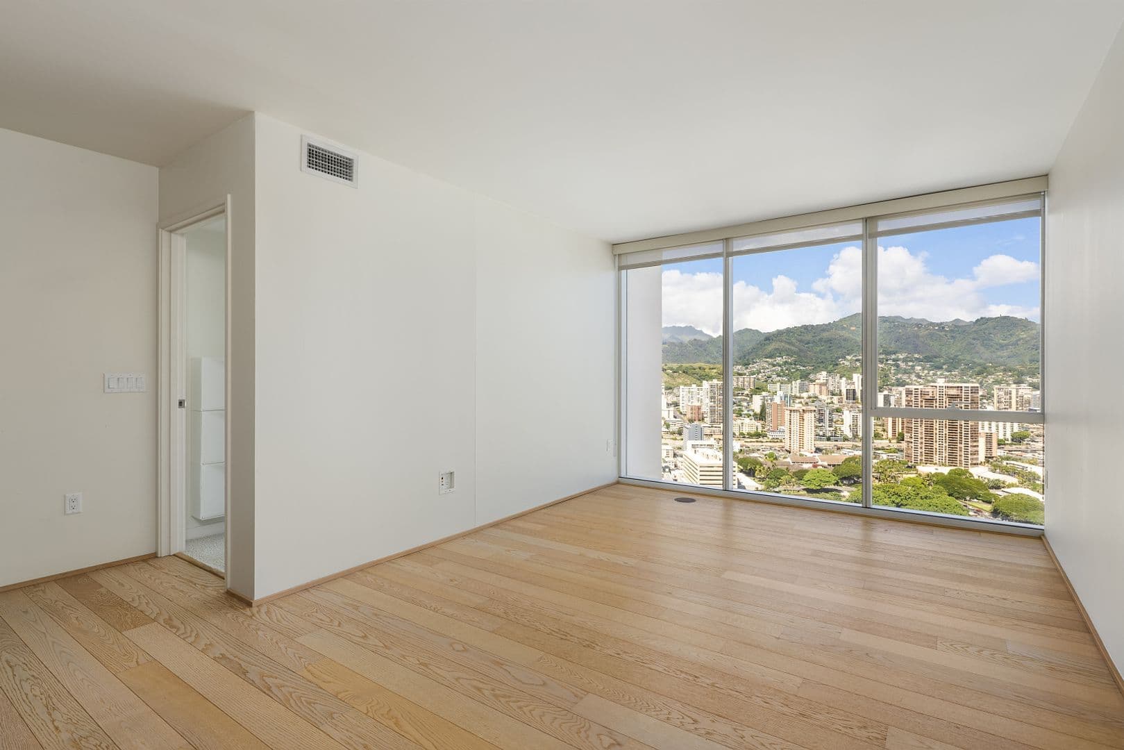 Honolulu Condo: 888 Kapiolani Blvd #4312
