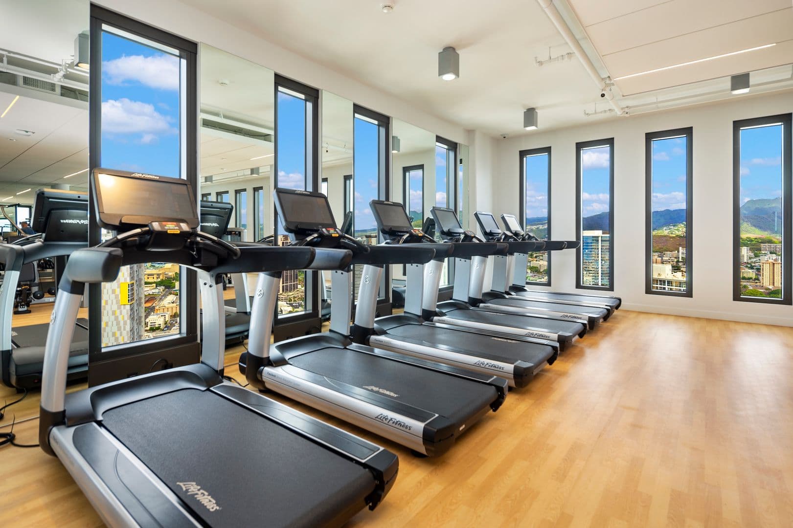 Honolulu Condo: 987 Queen St #3714