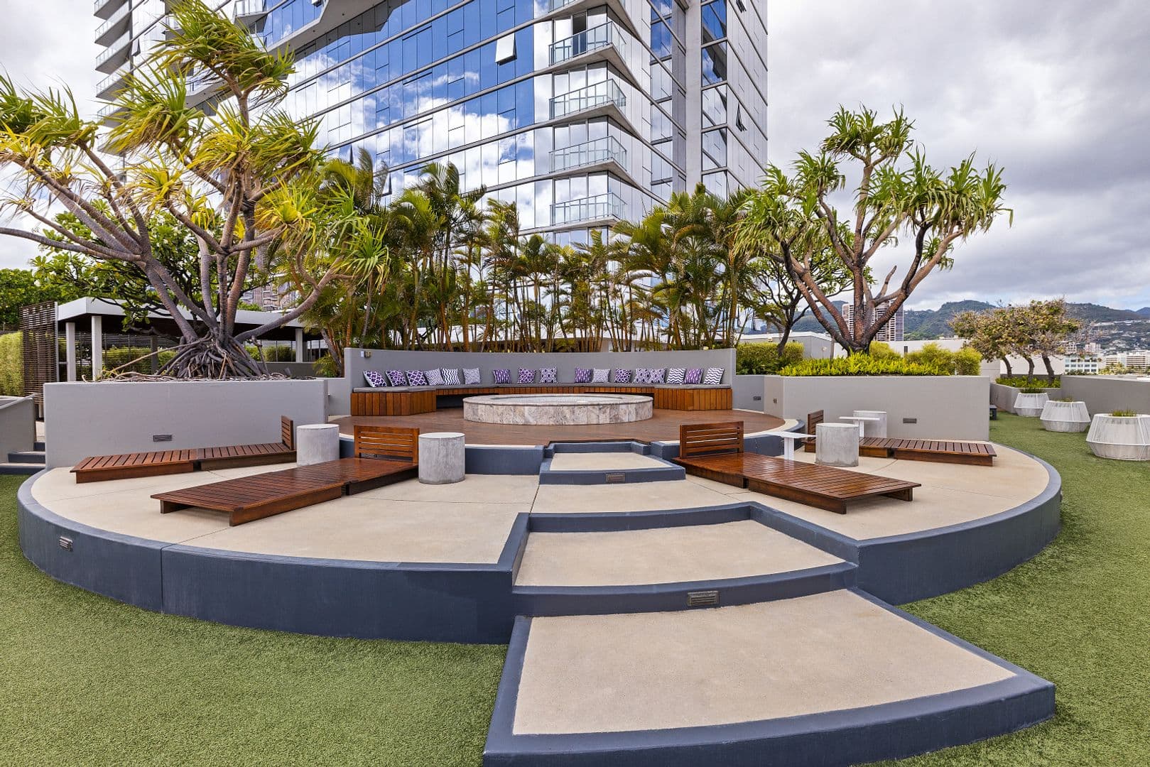 Honolulu Condo: 888 Kapiolani Blvd #4312