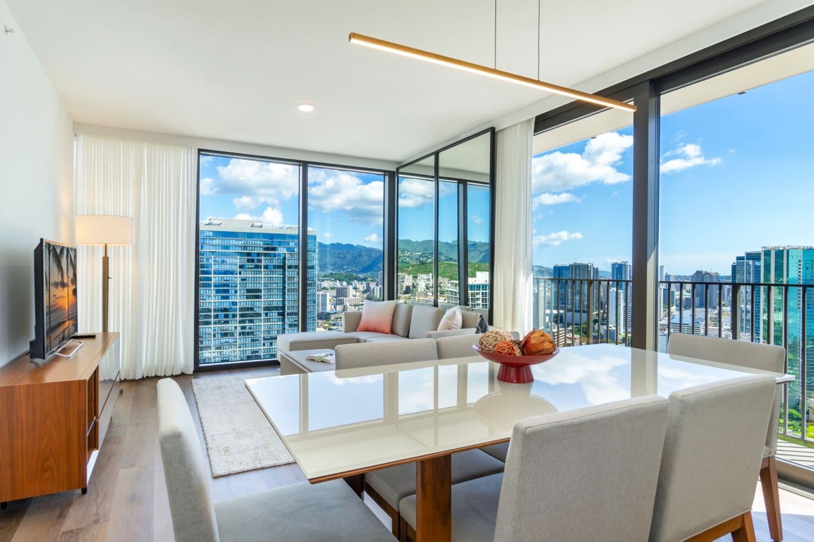 Honolulu Condo: 987 Queen St #3714