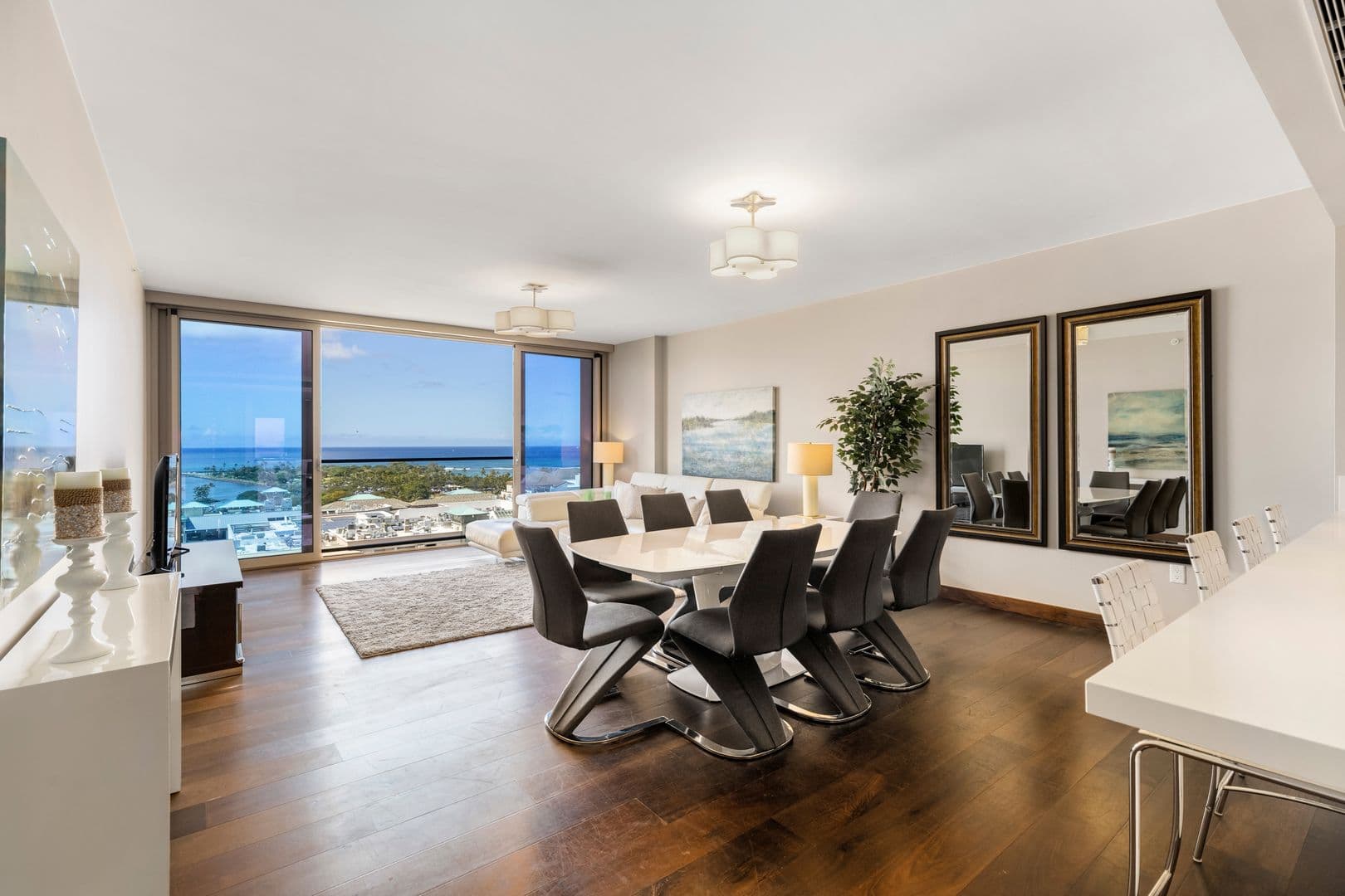 Honolulu Condo: 1555 Kapiolani Blvd. #1300