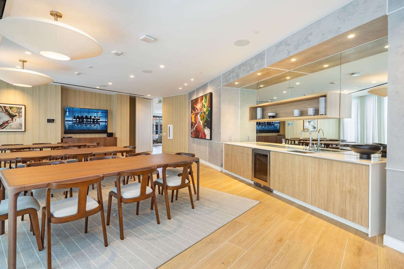 Honolulu Condo: 987 Queen St #3714