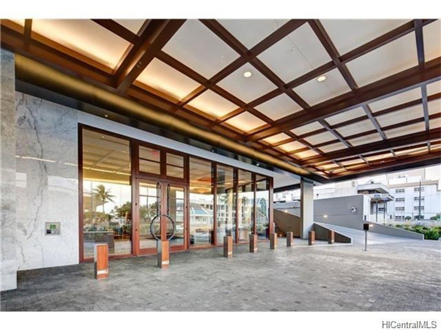 Honolulu Condo: 888 Kapiolani Blvd #4312