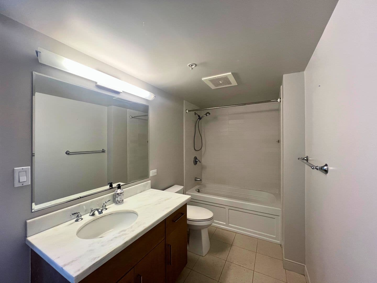 Honolulu Condo: 1009 Kapiolani Blvd #3206