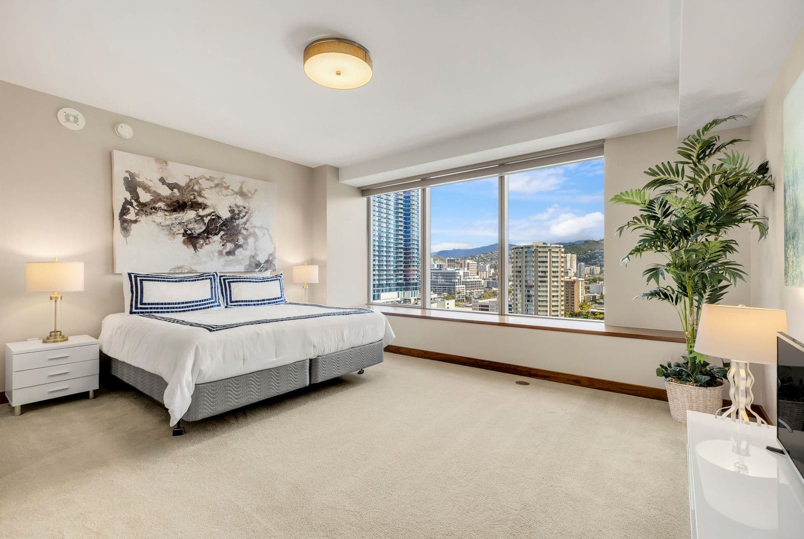Honolulu Condo: 1555 Kapiolani Blvd. #1300