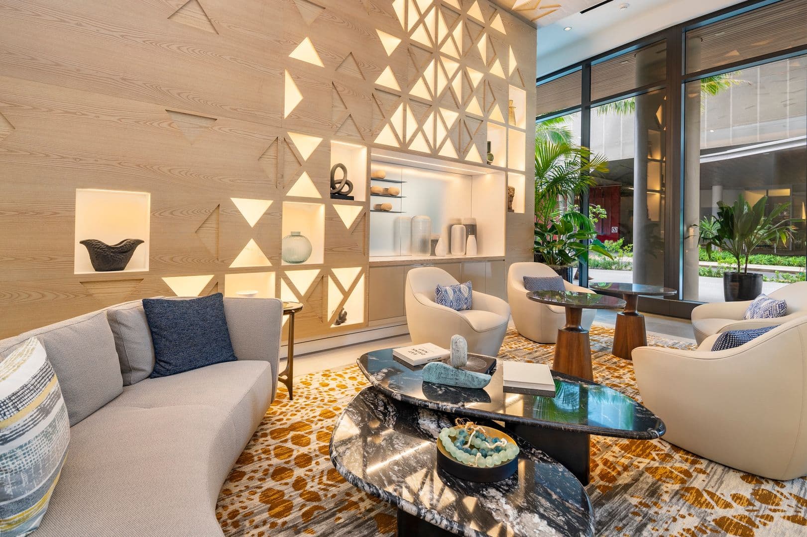 Honolulu Condo: 987 Queen St #3714