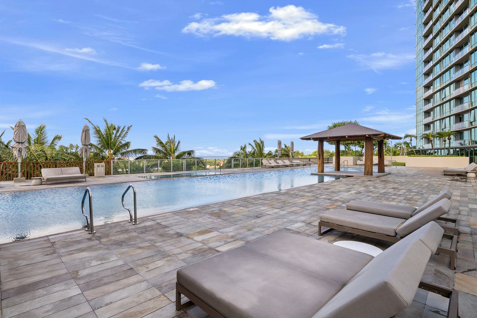 Honolulu Condo: 1288 Ala Moana Blvd. #4G
