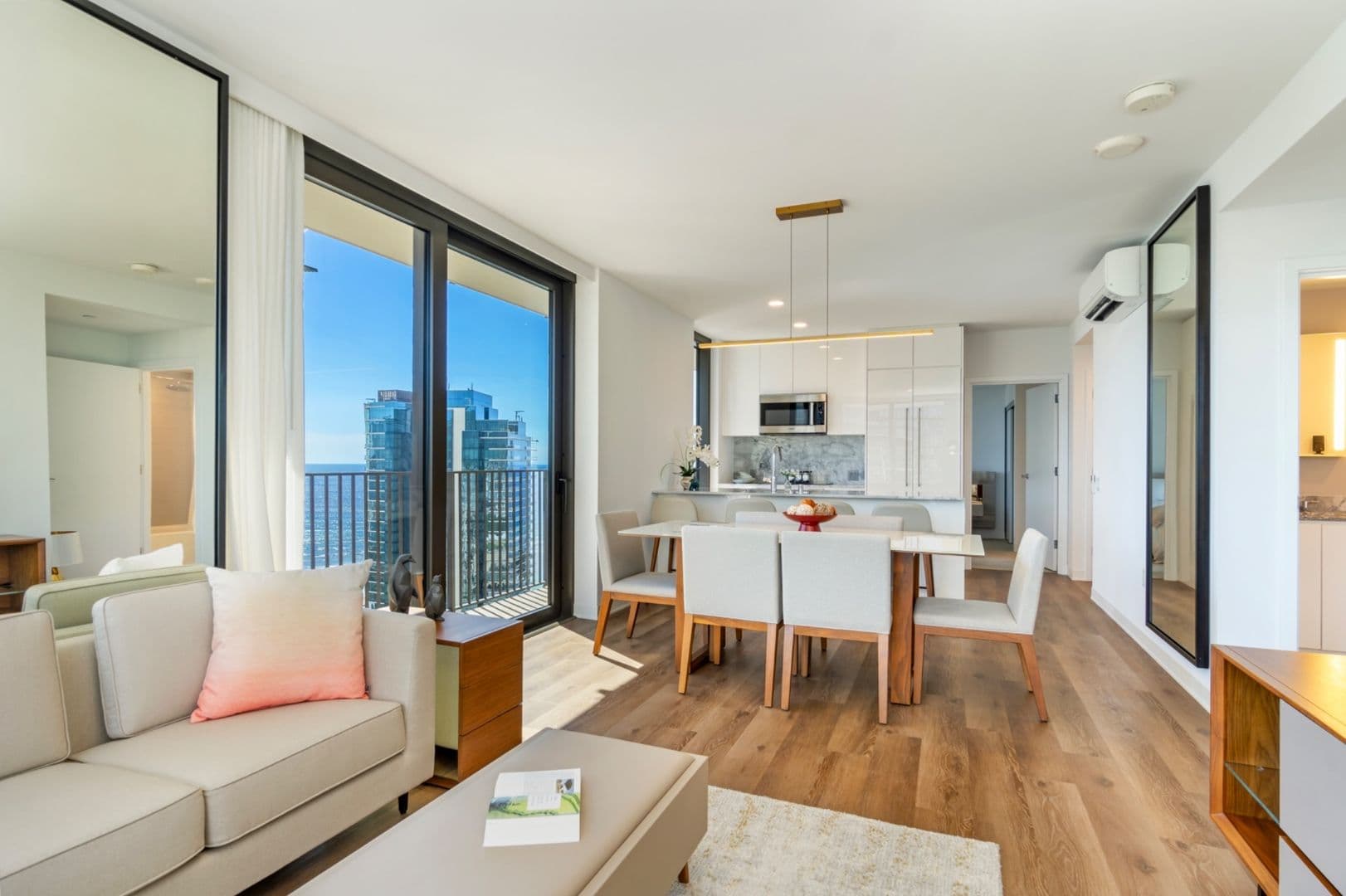 Honolulu Condo: 987 Queen St #3714
