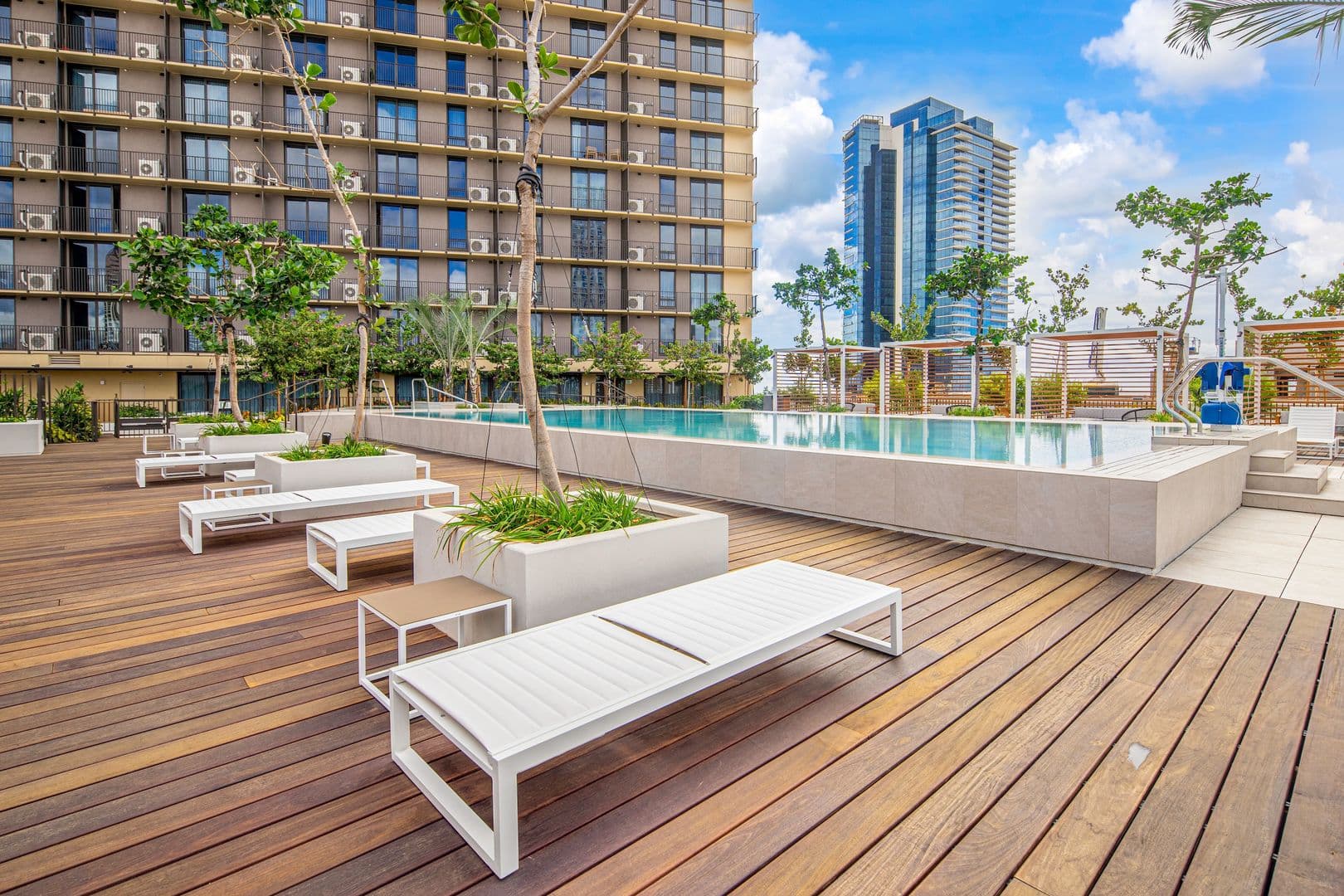 Honolulu Condo: 987 Queen St #3714