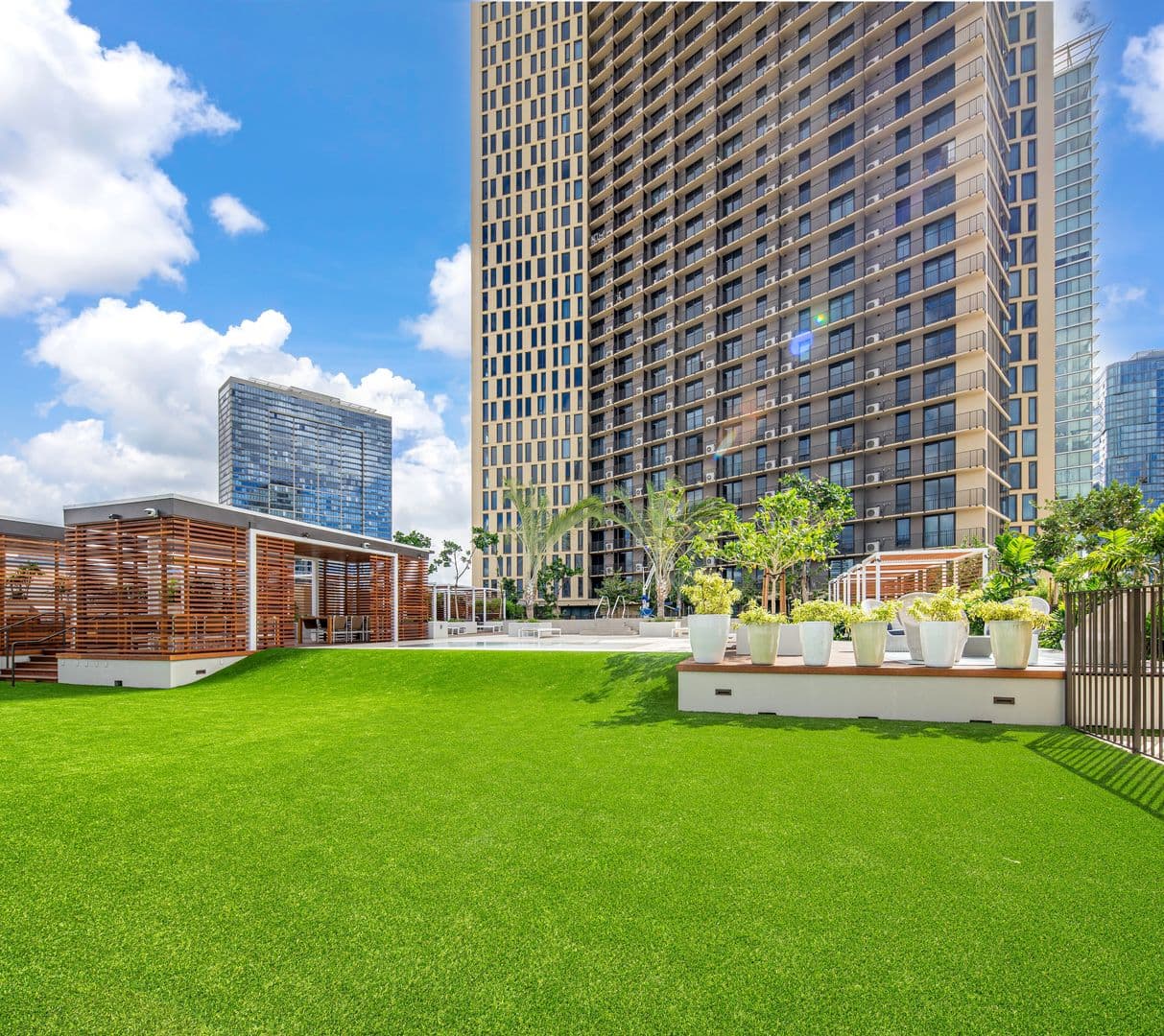 Honolulu Condo: 987 Queen St #3714
