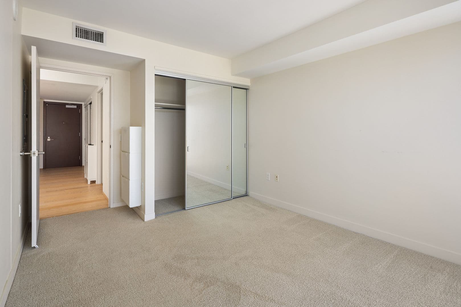 Honolulu Condo: 888 Kapiolani Blvd #4312