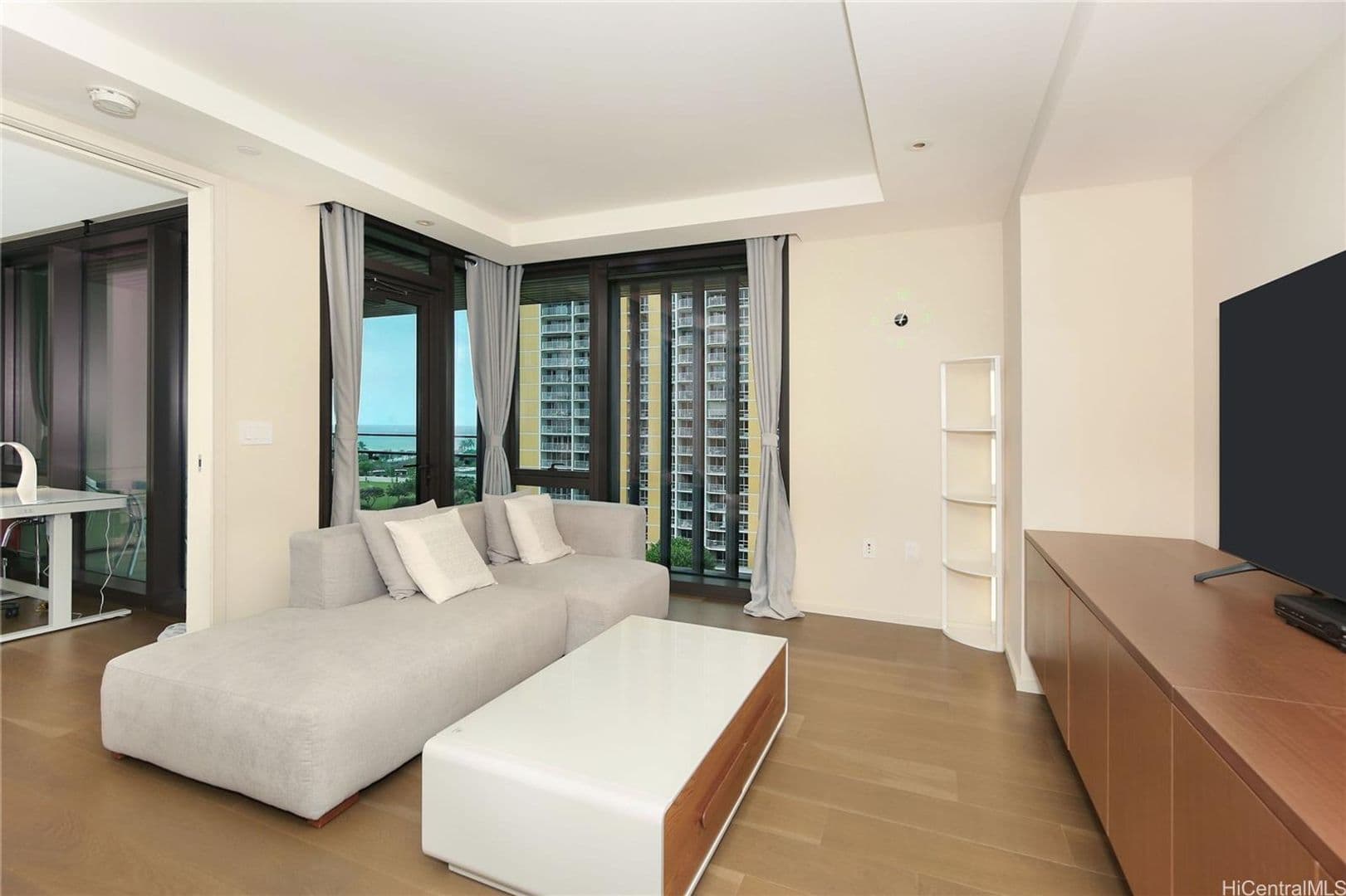 Honolulu Condo: 1388 Ala Moana Blvd. #1804