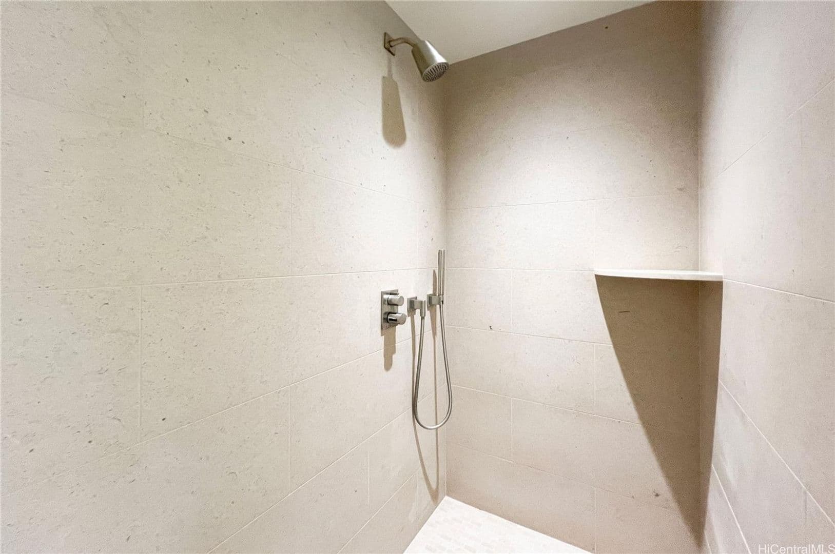 Honolulu Condo: 1388 Ala Moana Blvd. #1804