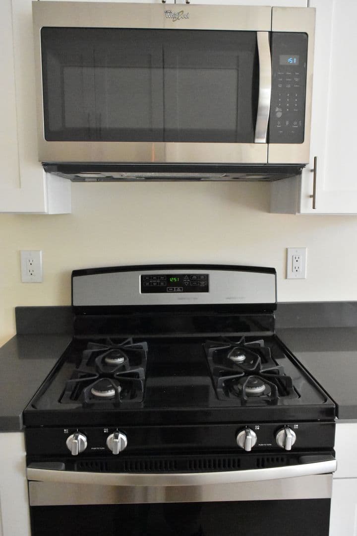 Oakland Apartment: 1759 Seminary Ave