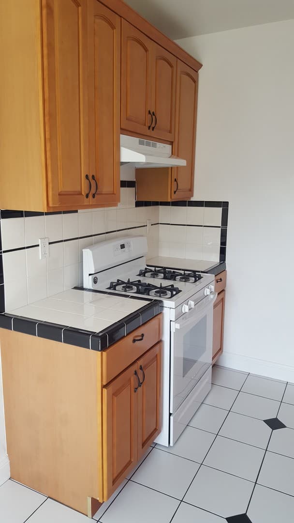 Richmond Apartment: 144 13th St.