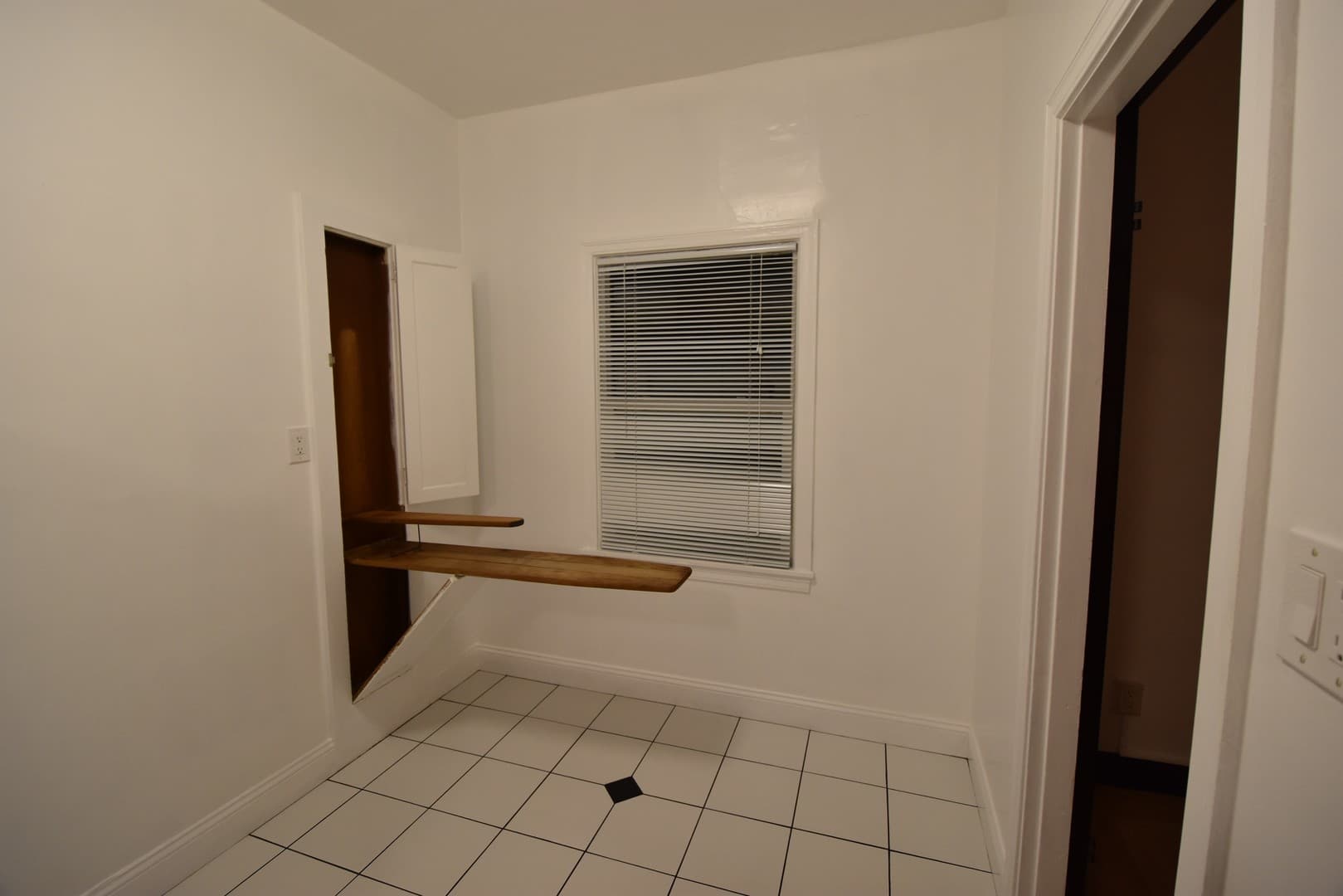 Richmond Apartment: 144 13th St.