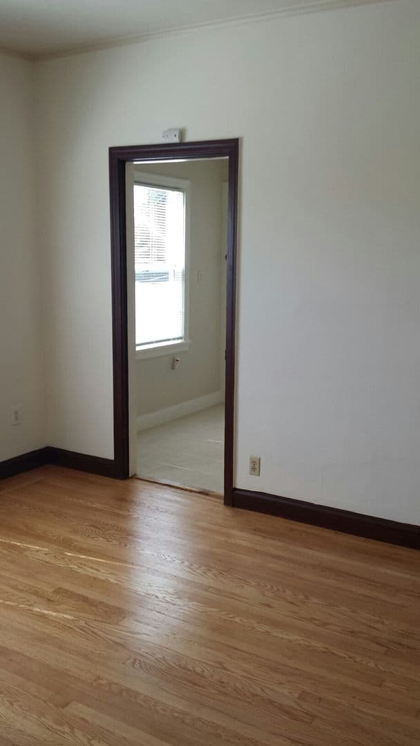 Richmond Apartment: 144 13th St.