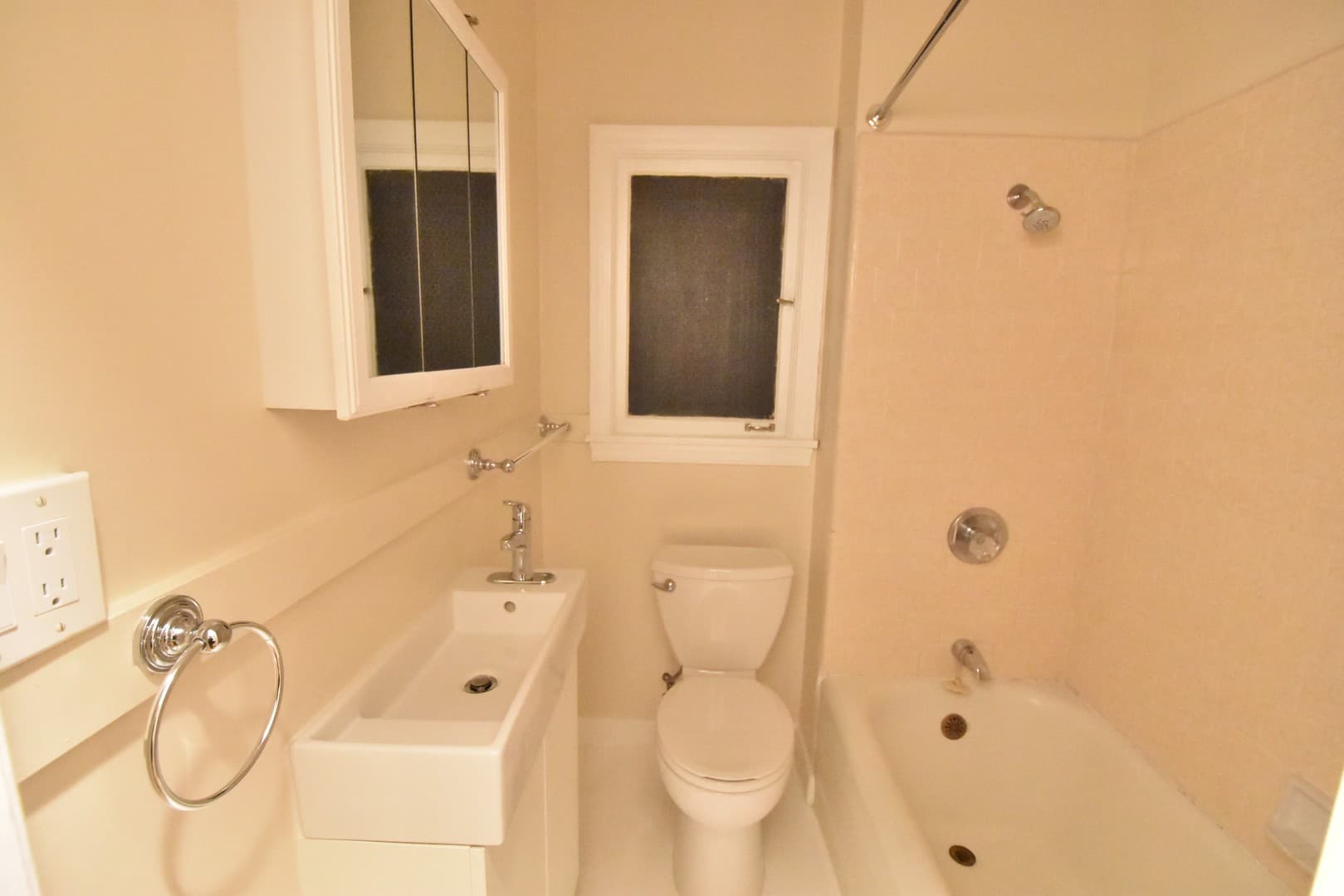 Richmond Apartment: 144 13th St.