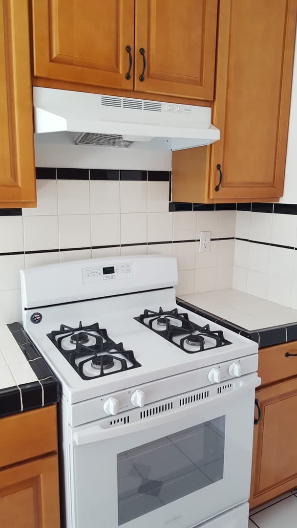 Richmond Apartment: 144 13th St.