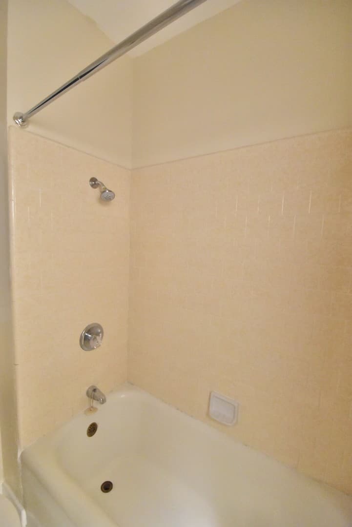 Richmond Apartment: 144 13th St.