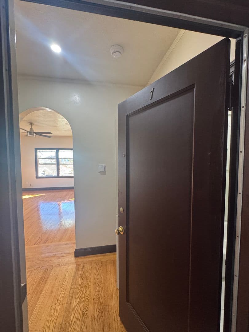 Richmond Apartment: 144 13th St.