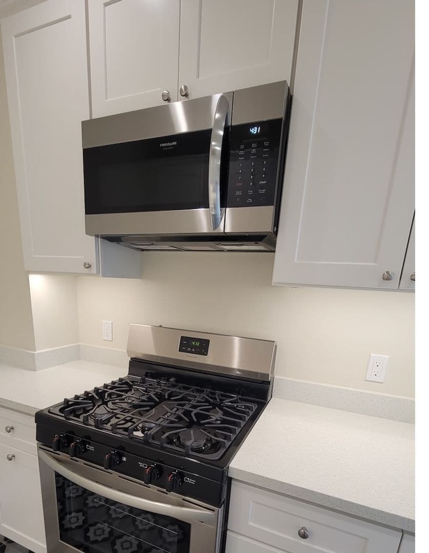 Richmond Apartment: 144 13th St.