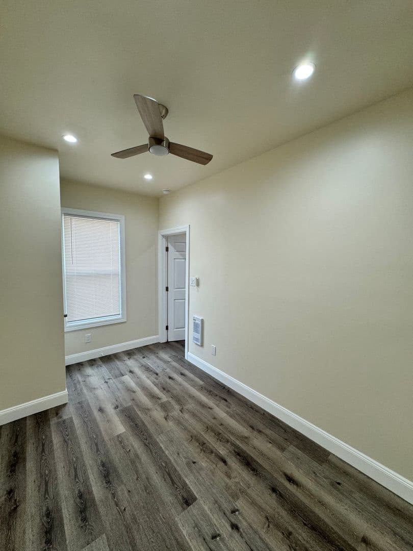 Oakland Apartment: 1759 Seminary Ave
