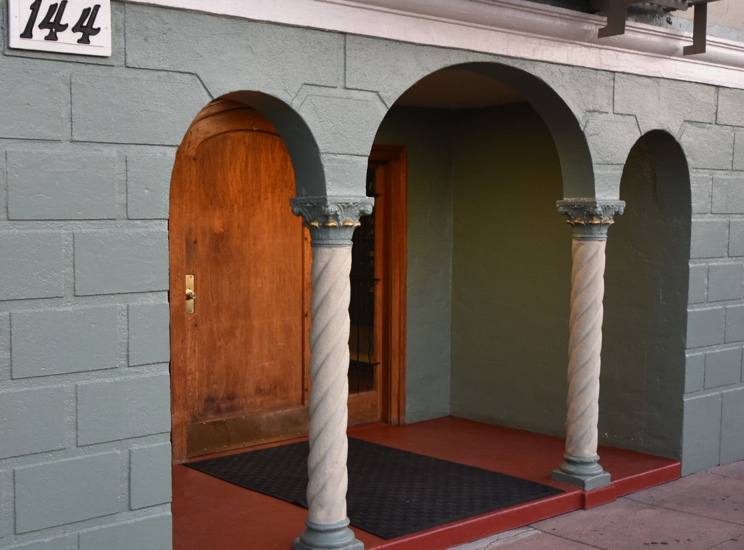 Richmond Apartment: 144 13th St.
