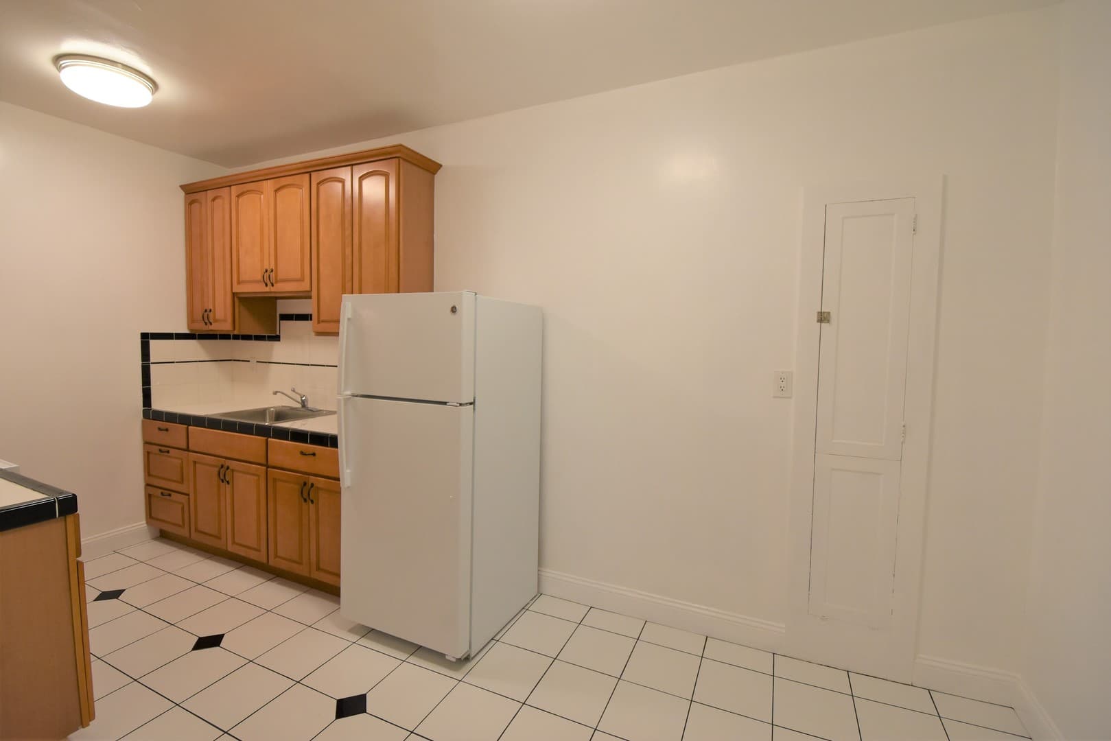 Richmond Apartment: 144 13th St.