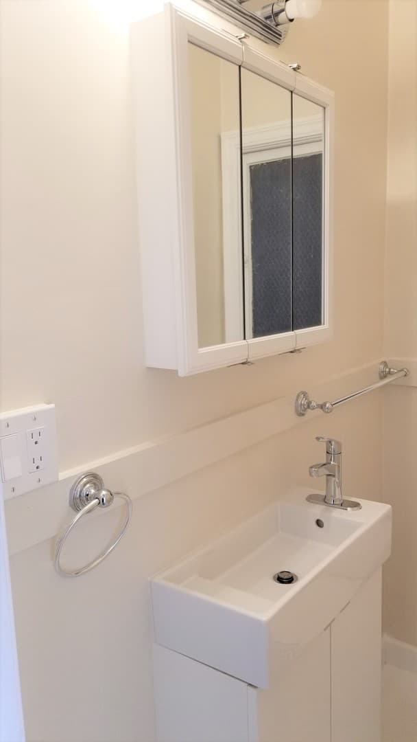Richmond Apartment: 144 13th St.