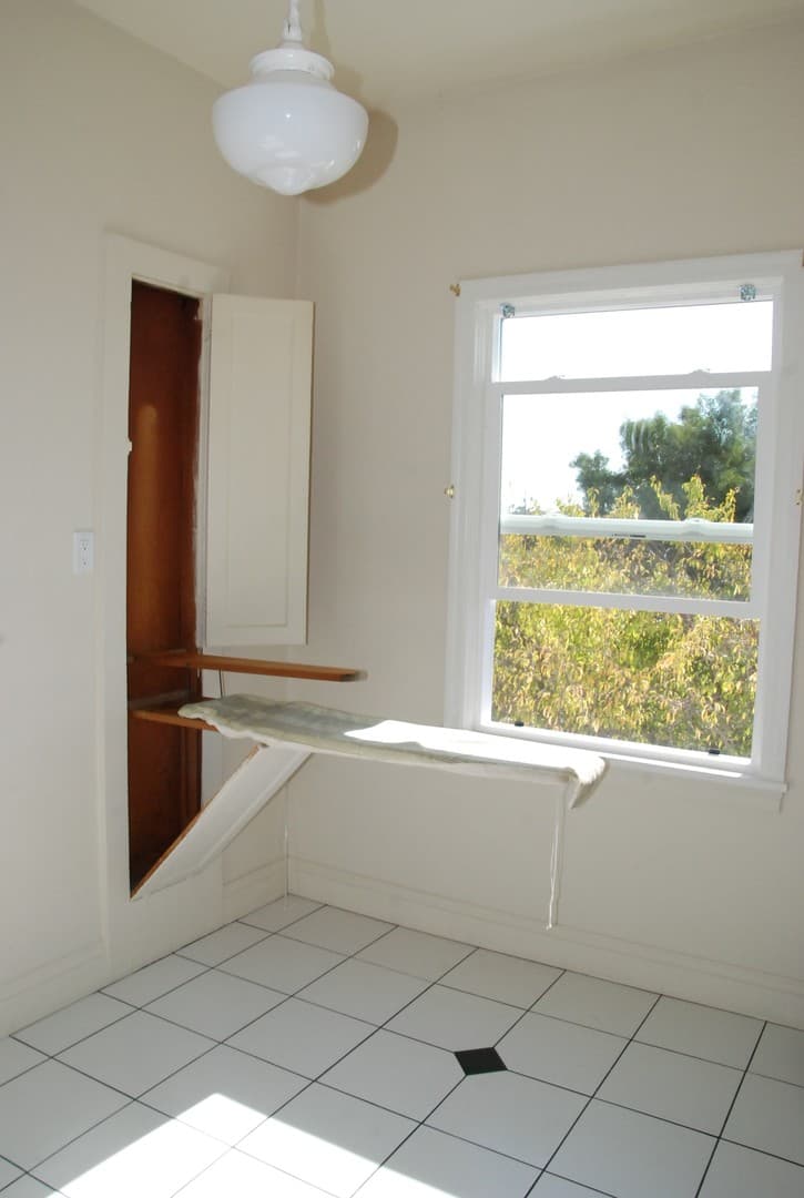 Richmond Apartment: 144 13th St.