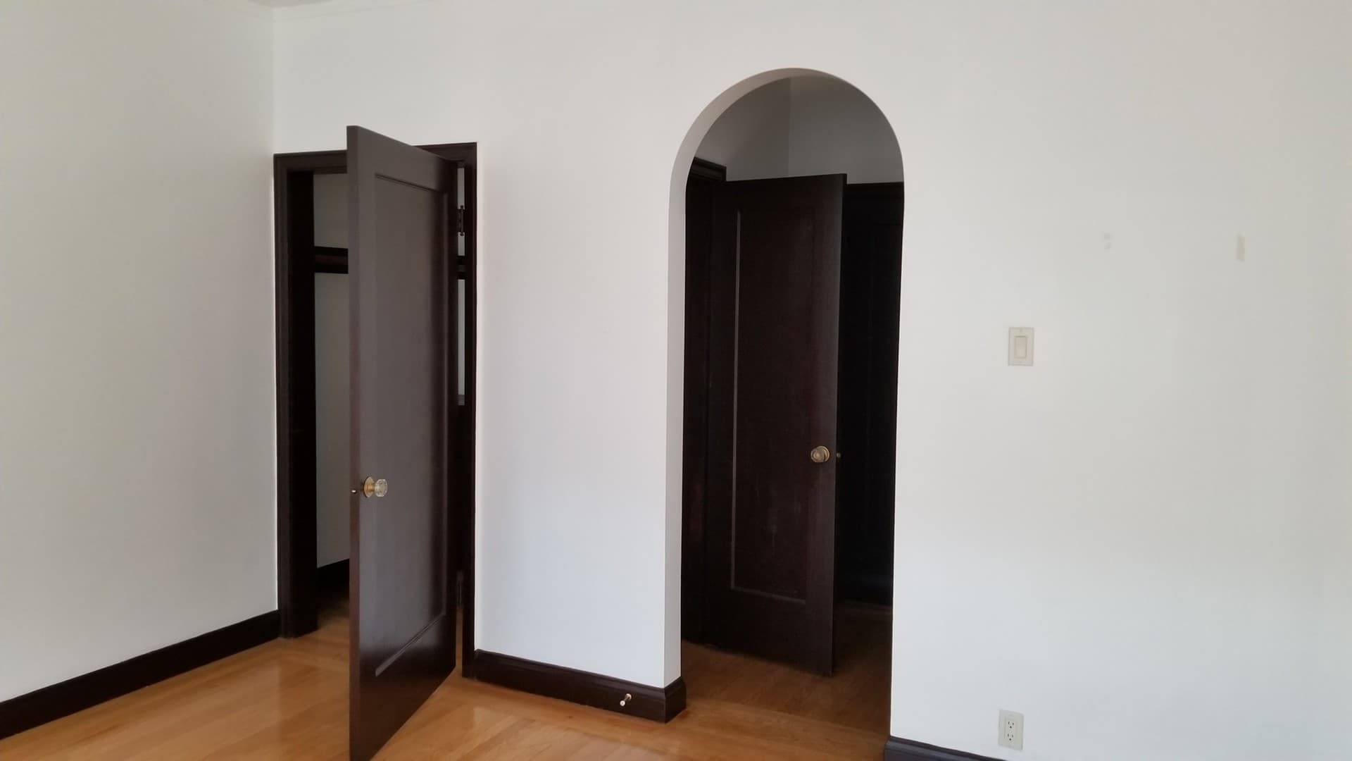 Richmond Apartment: 144 13th St.