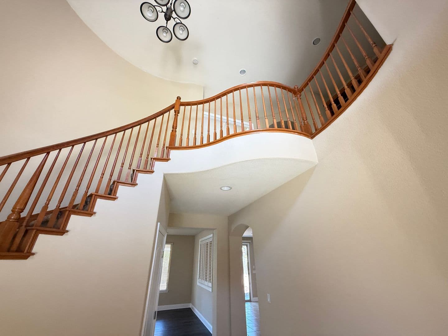 Lincoln House: 2205 Maloney Drive