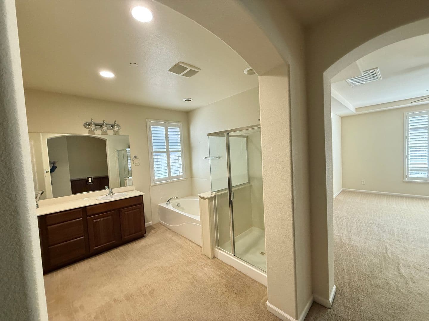 Lincoln House: 1427 Wyndham Lane