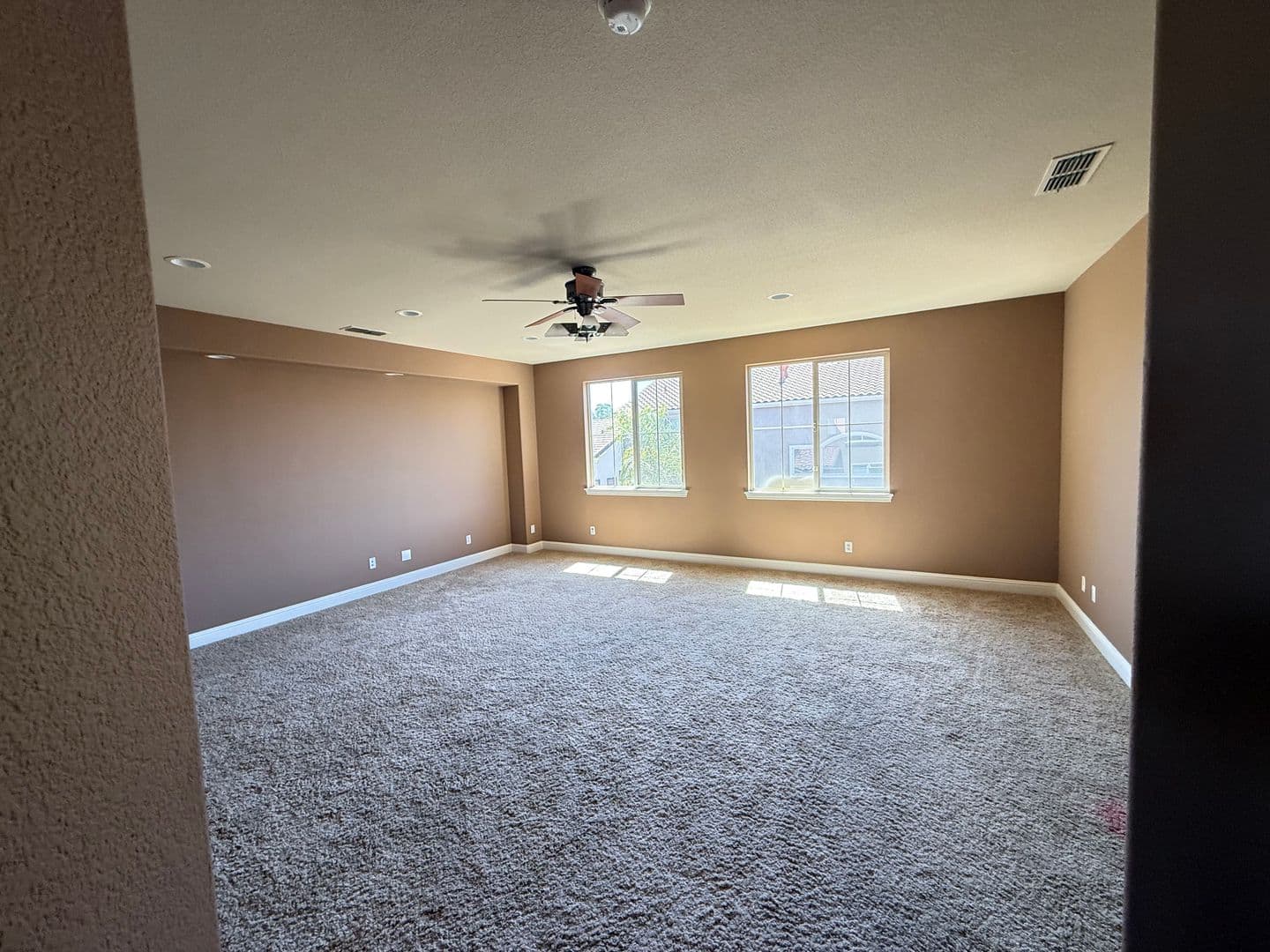 Lincoln House: 2212 Maloney Drive