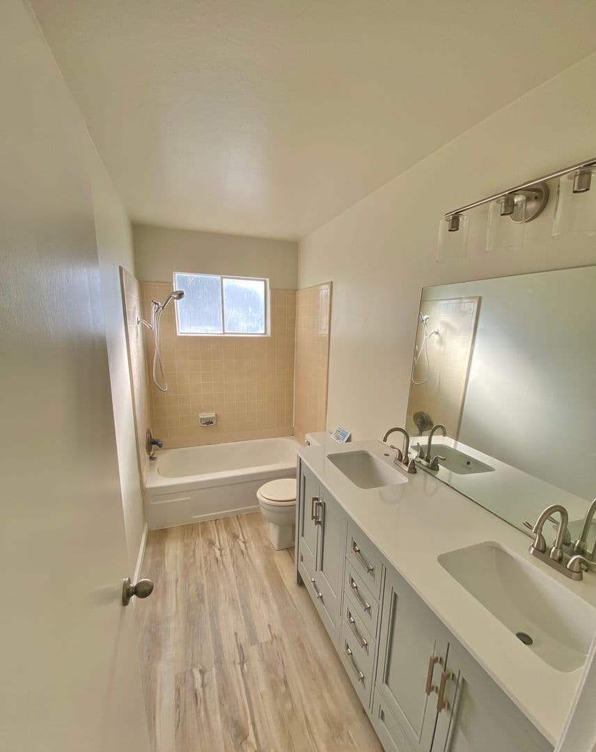 Chico Apartment: 739 West 1st Ave