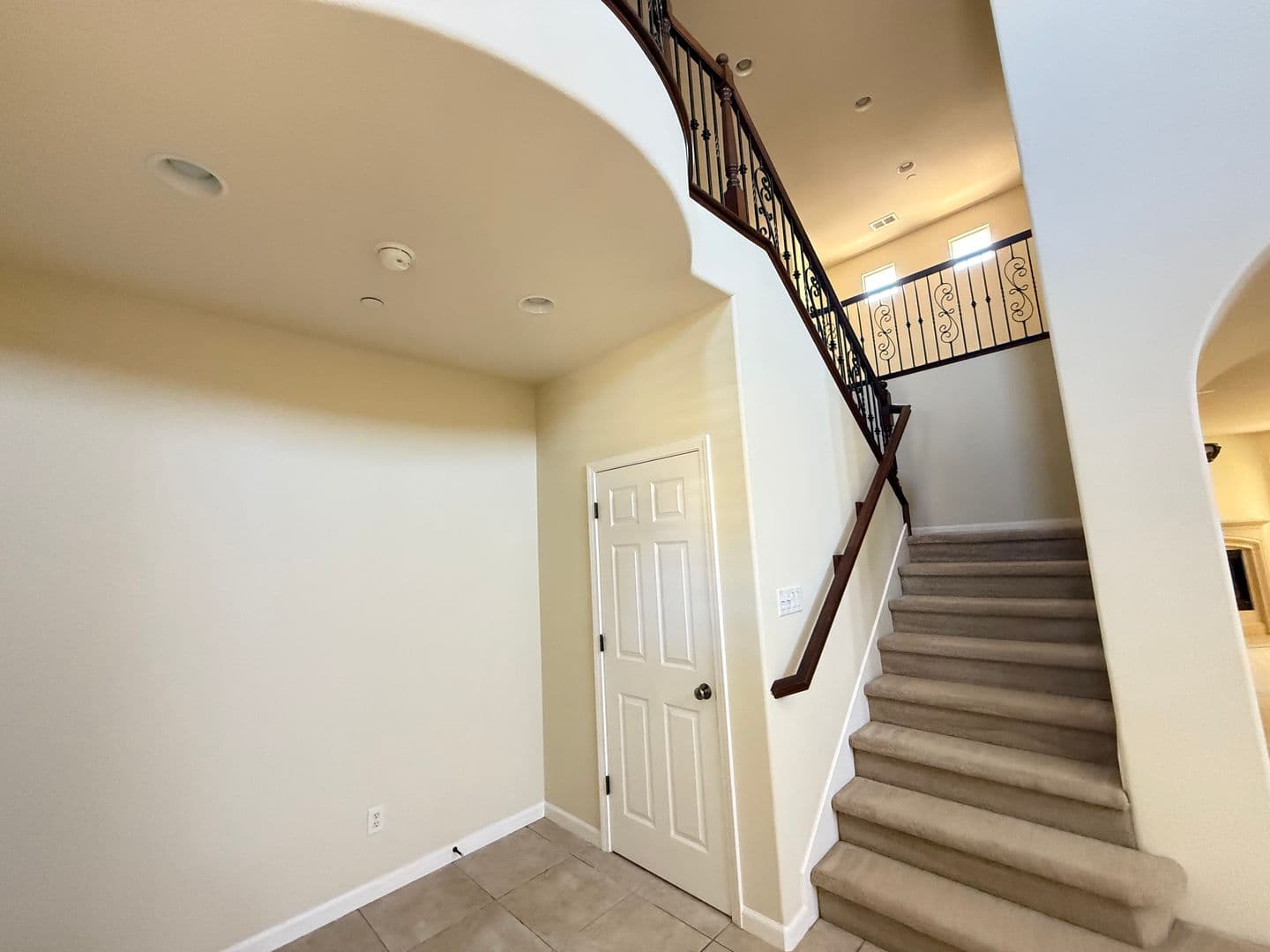 Lincoln House: 1427 Wyndham Lane